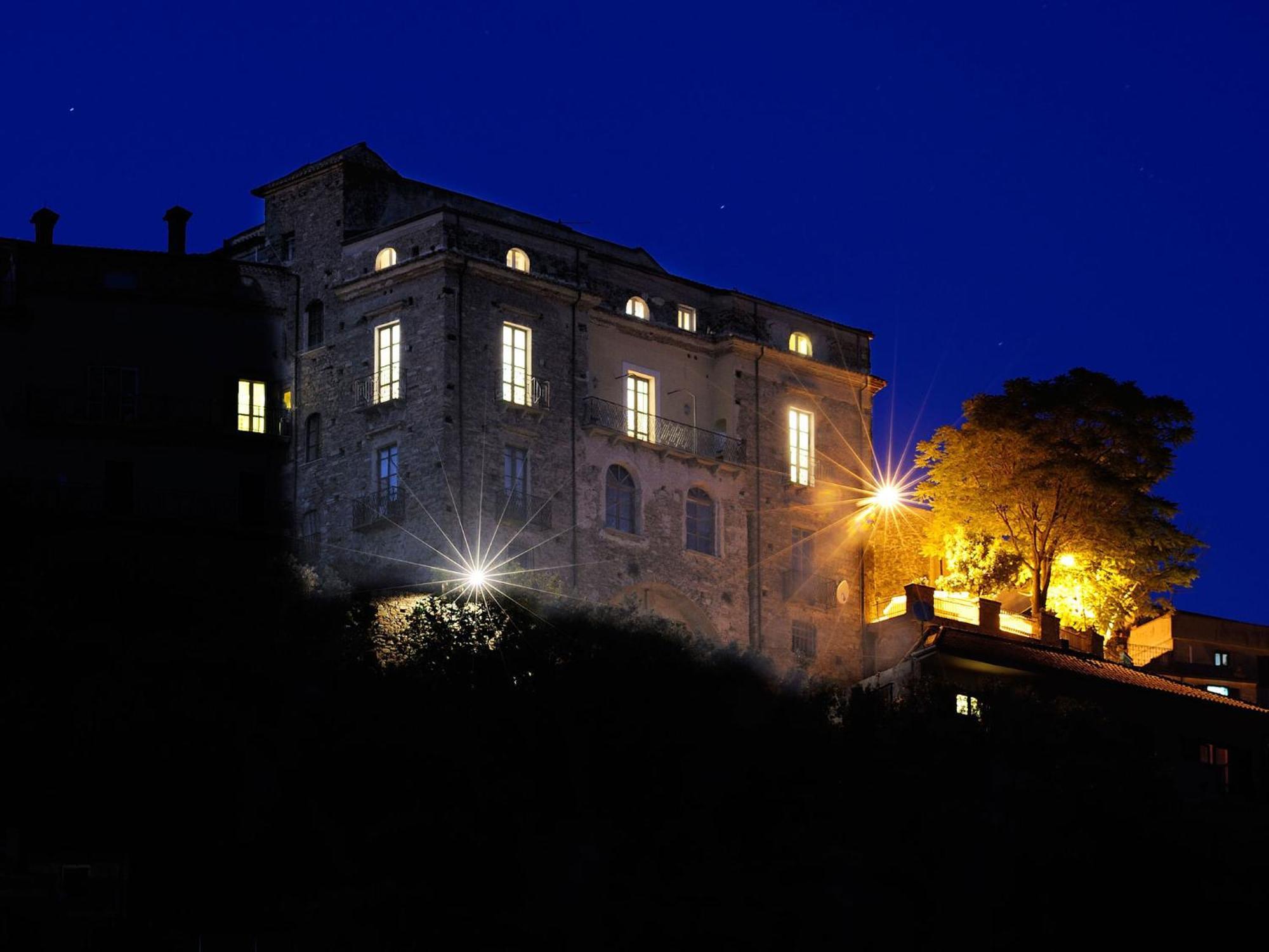 Residenza Matarazzo E Le Sue Soffitte Lejlighed Castellabate Eksteriør billede